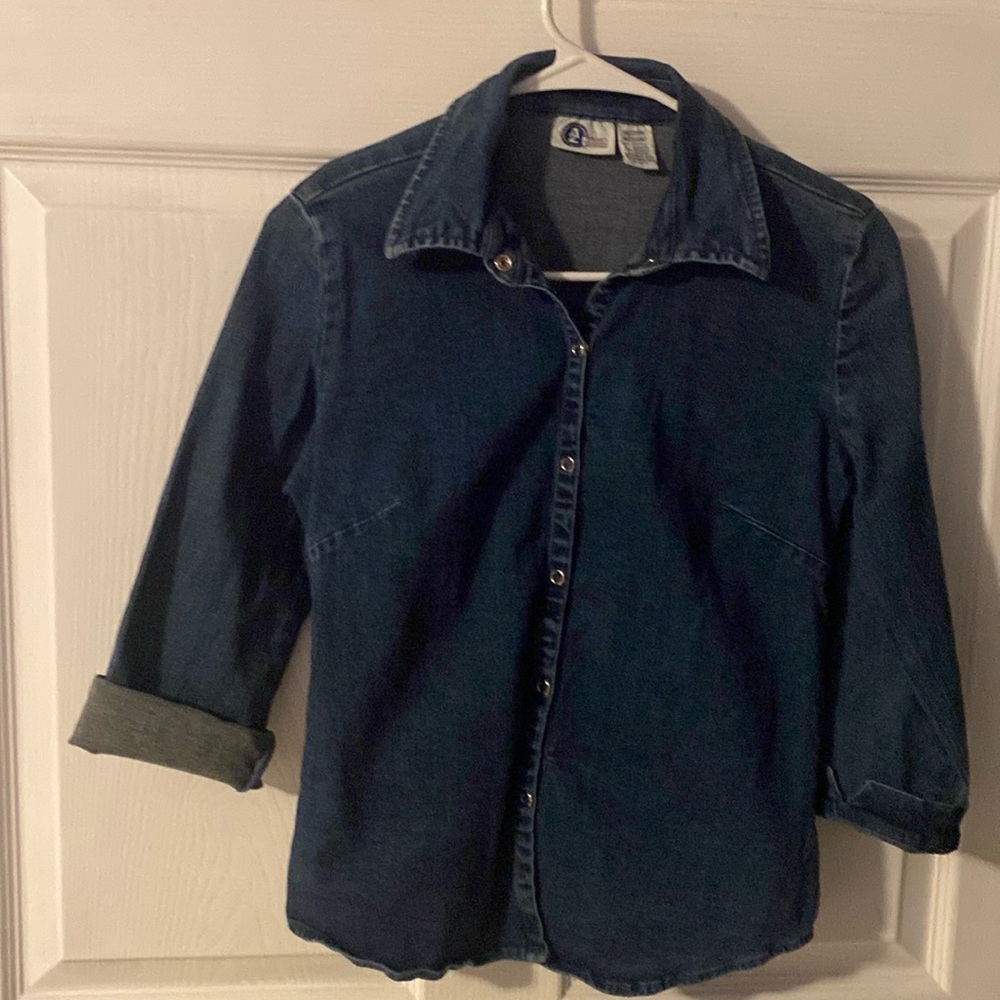 Original Arizona Jean Co. Jean shirt. Size M. Snap buttons. Heavy stretch denim